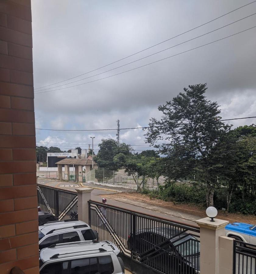 Amplo E Familiar Em Frente A Igreja Do Ceu *