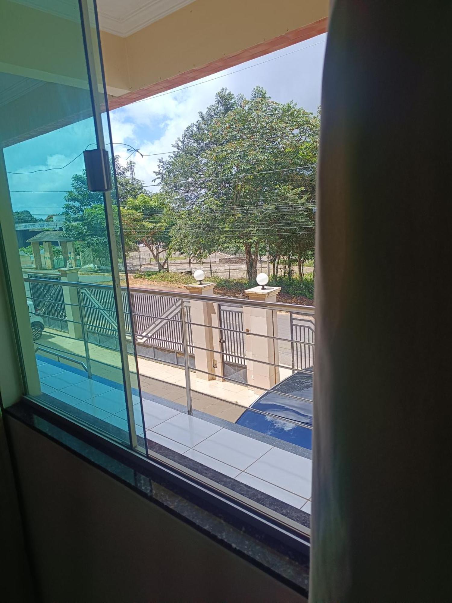 Amplo E Familiar Em Frente à Igreja Do Céu Apartamento